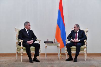 В Армению прибыла большая российская делегация. В ее составе Шойгу и Лавров