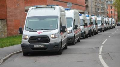 В Петербурге за сутки выявили свыше 2,4 тыс. заболевших коронавирусом