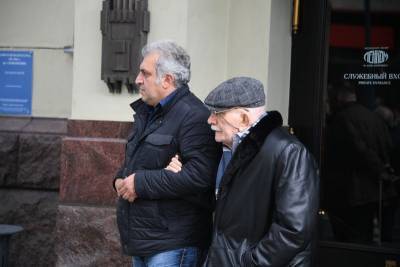 Умер Армен Джигарханян: причина смерти, видео с похорон, кого актер вспоминал перед смертью