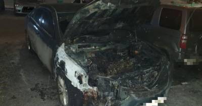 В Новосибирске мужчина сжег автомобиль бывшей и попал на камеры