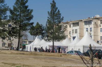 В Туркменабате провести торжество можно за взятку в частном дворе