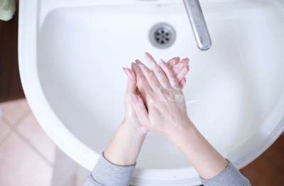 Почему нельзя использовать антисептик после мытья рук
