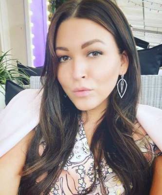 «Мы все недовольный своей внешностью»: Ирина Дубцова собирается уменьшить грудь