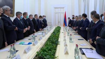 Лавров поделился деталями переговоров в Ереване