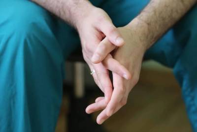 Онколог назвал тест на выявление рака легких по пальцам