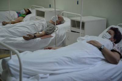 В больницах от коронавируса лечатся более 1300 смолян