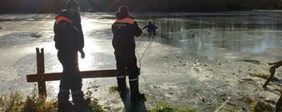 Двое детей в Пензе провалились под лед, один погиб