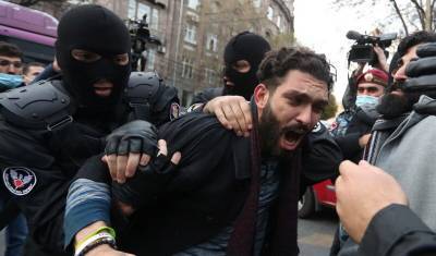 В Ереване оппозиция вышла на протесты с требованием отправить в отставку Пашиняна