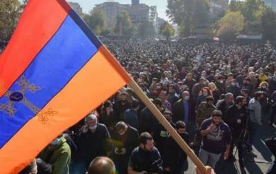 Протесты в Ереване: активисты требуют отставки Пашиняна