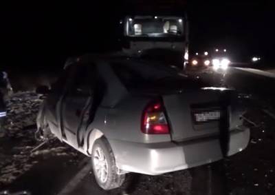 В Башкирии столкнулись грузовик и легковушка