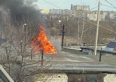Крупный пожар в Скопине тушили три расчета