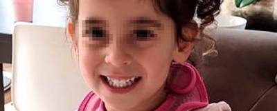 Двухлетнюю девочку в британском детском саду погубила сосиска