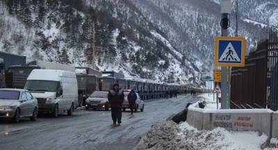 МЧС разрешил проезд легковых автомобилей из Северной Осетии в Грузию