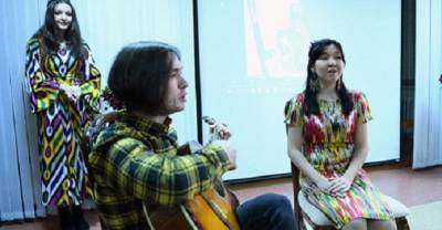 Группе "Ялла" — 50 лет: какие песни ансамбля поет узбекская молодежь