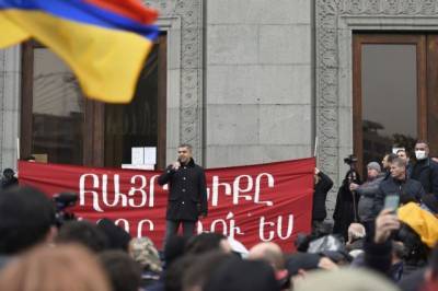 Более тысячи человек приняли участие в акции протеста в Ереване