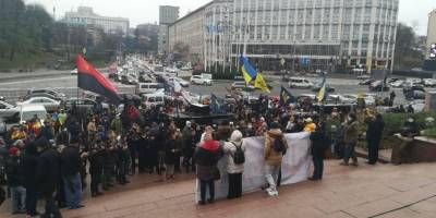 В Киеве состоялся автопробег Майдан-Феофания. Участники акции отправились в Зеленского с рядом требований — фото