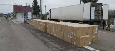 340 тысяч пачек сигарет в фуре с селедкой обнаружили на границе с Беларусью: фото, видео
