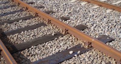Хотел сделать селфи: в Одессе подростка ударило током на крыше поезда