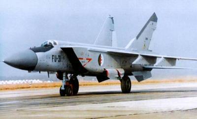Алжиру выгоднее отказаться от тяжелых МиГ-25 в пользу Су-57