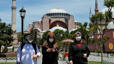 В Турции за сутки зафиксировали 5532 случая коронавируса