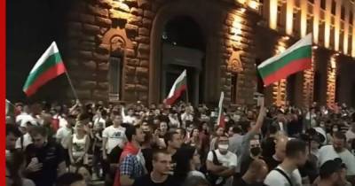 Сотни людей блокировали центр Софии и требуют отставки правительства