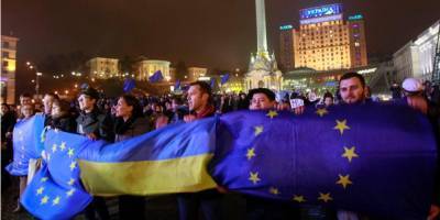 «В этот день украинцы стали самими собой». Политики, активисты и журналисты вспоминают начало Революции Достоинства