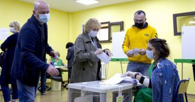 Парламентские выборы в Грузии: оппозиция сняла своих кандидатов, а правящая партия получила 60% мандатов