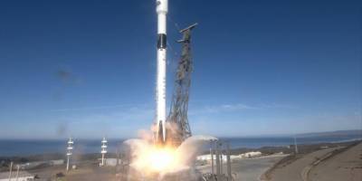 Ракета SpaceX, несущая спутник для изучения океана, стартовала в космос