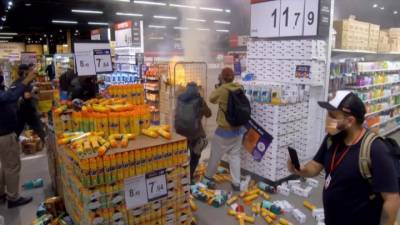 В Бразилии протестующие громят супермаркеты после убийства чернокожего мужчины