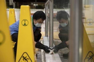 Власти КНР ввели карантин в городе на границе с Россией из-за двух случаев коронавируса