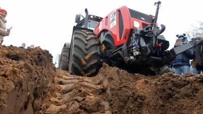 Датские фермеры выехали на тракторах на протест против уничтожения норок