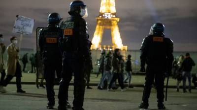Парижане встали на защиту свободы слова
