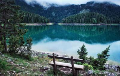 Отдых с комфортом: лучшие теплые источники Черногории для отпуска зимой
