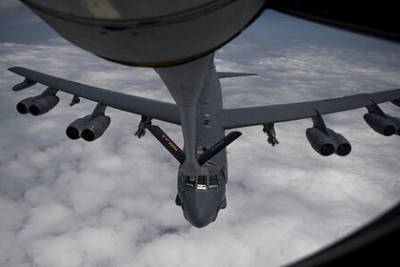 США отправили на Ближний Восток стратегические бомбардировщики