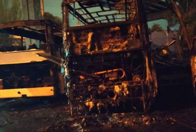 В Одессе загорелись автобусы на автостоянке: есть пострадавший