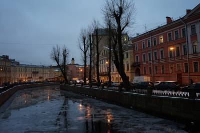 В Неве после непогоды снизился уровень воды