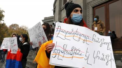 Названы ключевые кураторы протестов против Пашиняна в Армении