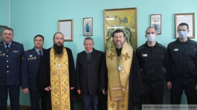 Фото Ефремова со службы в молебном храме в СИЗО появились в Сети