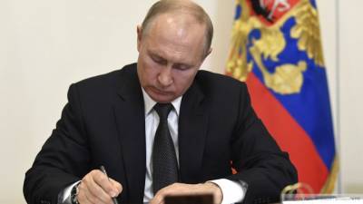 Российский президент прокомментировал подписание соглашения по Карабаху