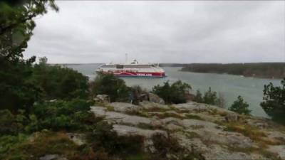 В Балтийском море спасают севший на мель паром с 400 пассажирами