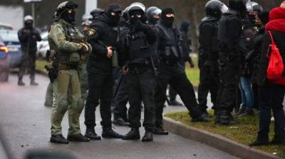 В Беларуси начались столкновения между протестующими и силовиками