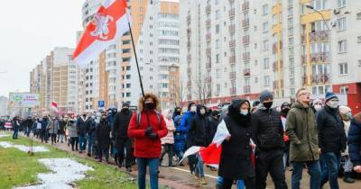 В Минске силовики применяют спецсредства, но демонстранты не расходятся