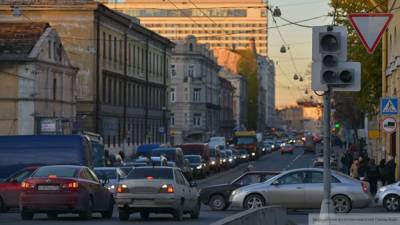 Эксперт объяснил, почему в России сложно купить хорошую машину