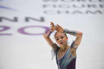 Валиева на показательных на Гран-при России выступила с чемпионской программой "Девочка на шаре". ВИДЕО