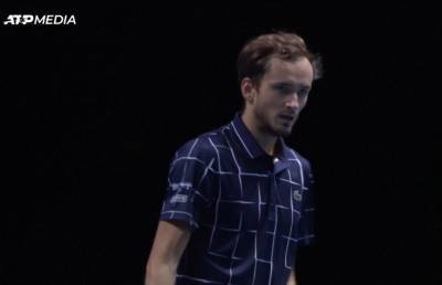 Российский теннисист Даниил Медведев нанес поражение Рафаэлю Надалю в турнире ATP