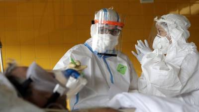 Чехия вышла на первое место по смертности от коронавируса в ЕС