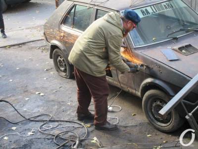 В Одессе ради краба разрезали автомобиль (фото)