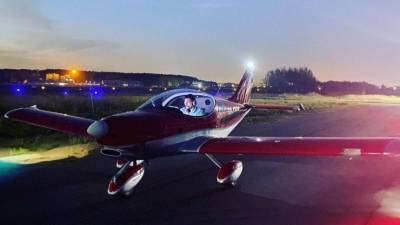 «Летаю так себе»: телеведущий Колтовой боялся один управлять самолетом