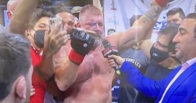 Промоутер дебютировал в MMA в 49 лет и добыл досрочную победу в кровавом бою (видео)