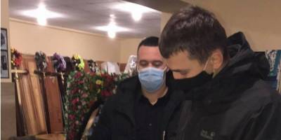 На Прикарпатье оштрафовали похоронное бюро из-за работы в карантин выходного дня